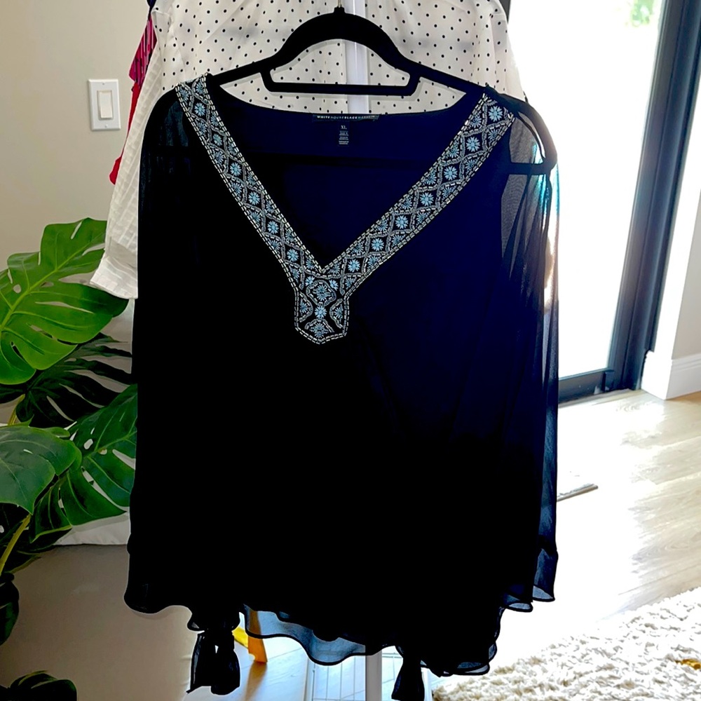 White House Black Market -black and Turquoise Bojo Blouse